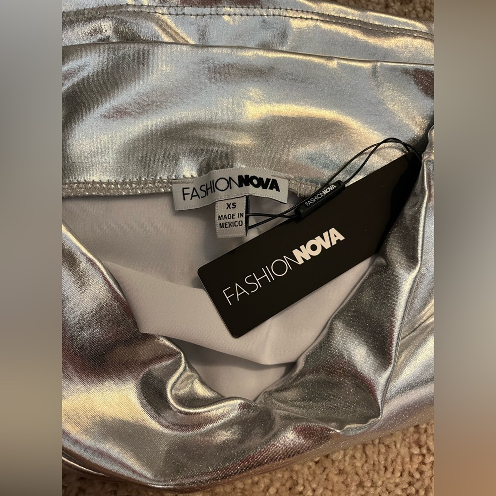 Fashion nova metallic skirt